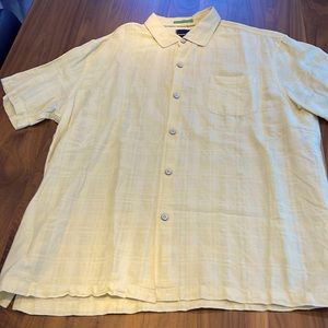 Tommy Bahama Mens camp shirt yellow sz XL great condition